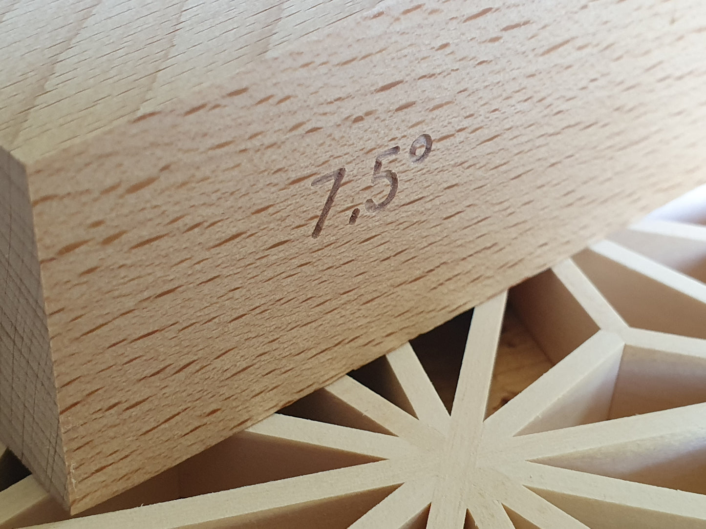 Kumiko jig (guide block) for 7.5-82.5 degrees with high precision